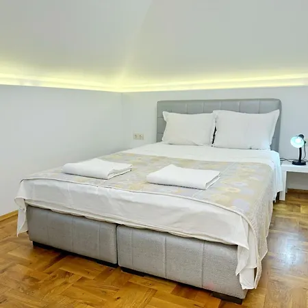 Art Vintage Appartamento Burgas